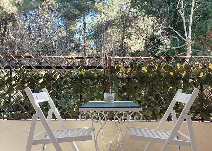 Forest Salonica شقة